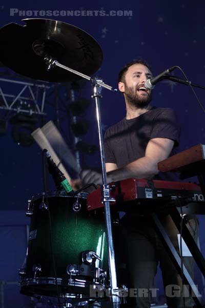 LOCAL NATIVES - 2010-06-27 - PARIS - Hippodrome de Longchamp - 